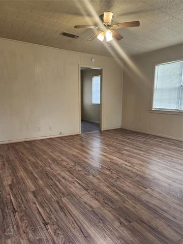 404 E College Ave in Comanche, TX - Building Photo - Building Photo