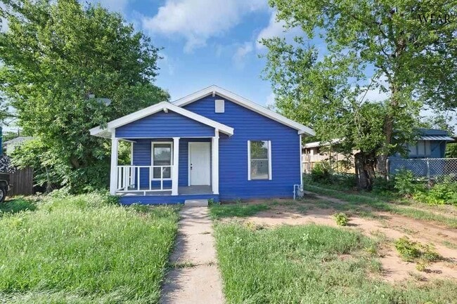 property at 1312 N 3rd St