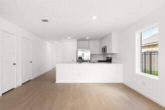 27703 Village Cir Dr in Katy, TX - Building Photo - Building Photo