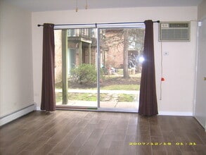 115 E Dundee Rd in Wheeling, IL - Building Photo - Building Photo