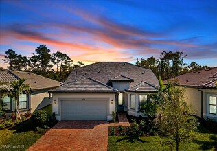 6878 Winding Cypress Dr in Naples, FL - Building Photo - Building Photo