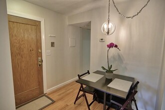 1409 Commonwealth Avenue, Unit 301 in Boston, MA - Building Photo - Building Photo