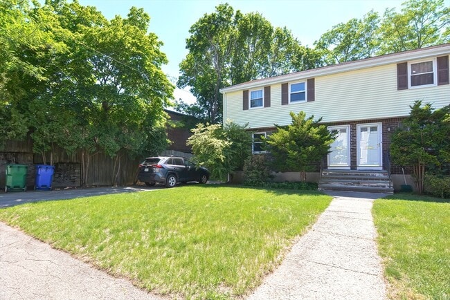 118 Edinboro St, Unit 118