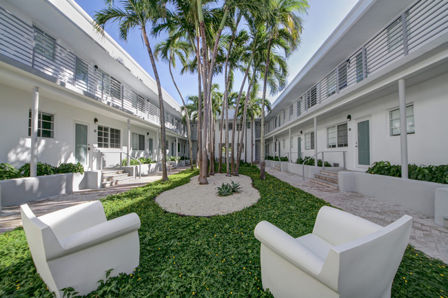 The 331 Apartments by the Beach in Miami Beach, FL - Building Photo - Building Photo