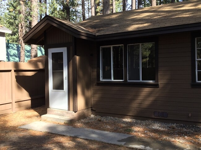 2565 Pinter Ave, Unit 1 (Front, 2bd/1ba), Unit 1 (Front, 2bd/1ba)