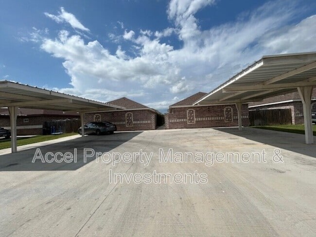 property at 1012 W La Pointe Ave