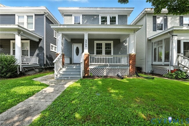 property at 2909 Woodcliff Ave