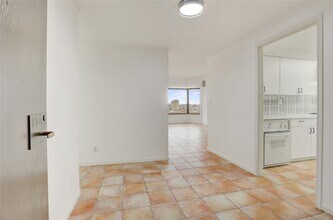 2001 Holcombe Blvd, Unit 1801 in Houston, TX - Building Photo - Building Photo