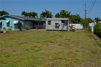 701 SE 36th St in Cape Coral, FL - Building Photo - Building Photo