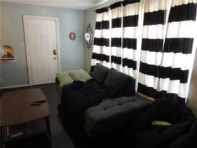 4625 Junius St-Unit -7 in Dallas, TX - Building Photo - Building Photo