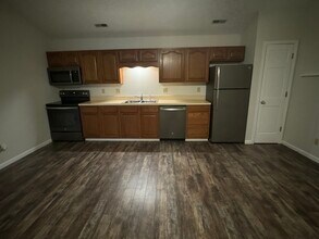 59 S Main St, Unit Apt B in Johnstown, OH - Building Photo - Building Photo