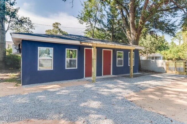 property at 264 Mc Donnell Ave