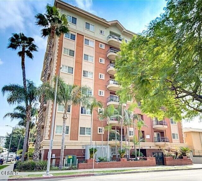 property at 700 S Ardmore Ave
