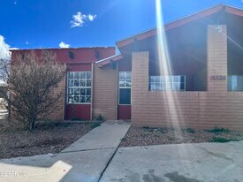 5524 Oakbriar Cir in El Paso, TX - Building Photo