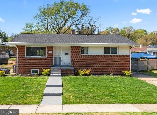 2521 Fairhill Dr