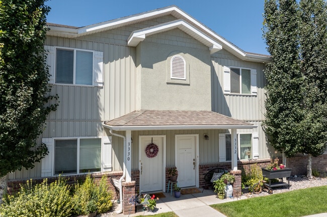 Meadowcreek Townhomes in Idaho Falls, ID - Foto de edificio - Building Photo