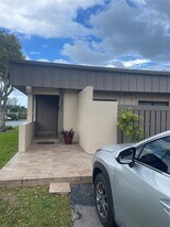 7351 SW 105th Pl in Miami, FL - Building Photo