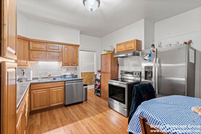 78 Hillside St, Unit 2 in Boston, MA - Foto de edificio - Building Photo