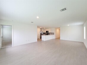6 Riverwood Circle Ct in Angleton, TX - Building Photo - Building Photo