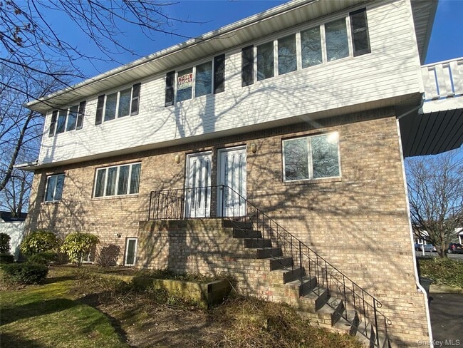 11 Claire Ct