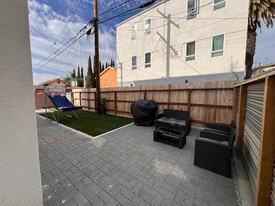 607 W 41st Pl, Unit 607 1.5 in Los Angeles, CA - Foto de edificio - Building Photo