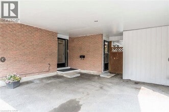 38 Jay Ct in Kitchener, ON - Building Photo - Building Photo
