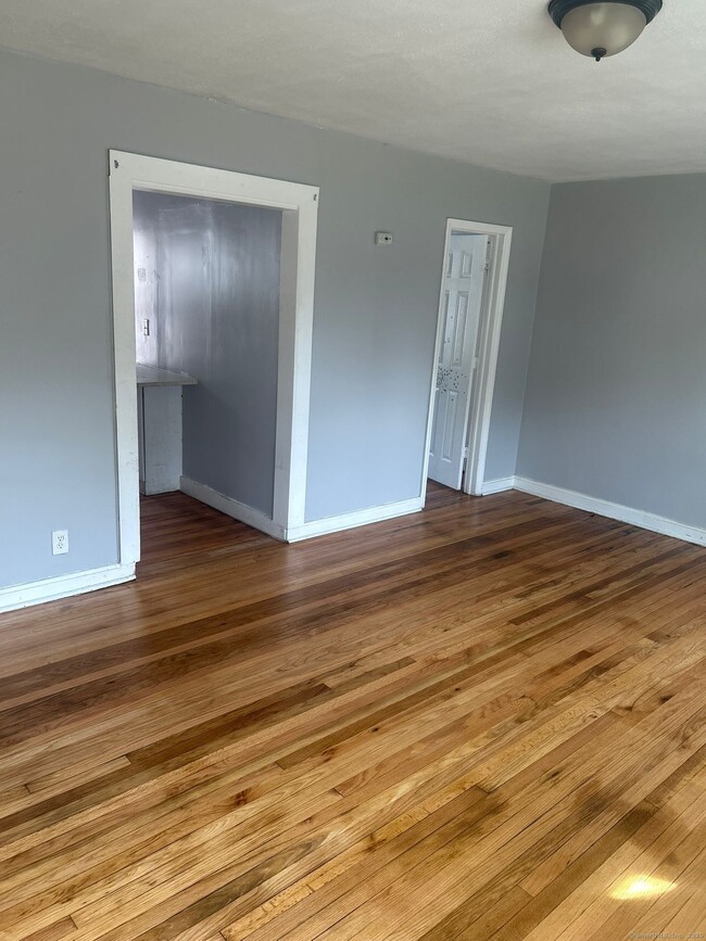1575 Boston Ave in Bridgeport, CT - Building Photo - Building Photo