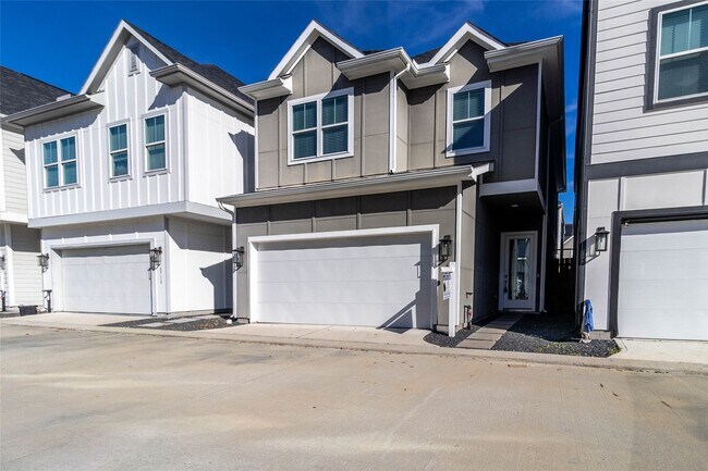 6708 Parker Oaks Ln in Houston, TX - Foto de edificio - Building Photo