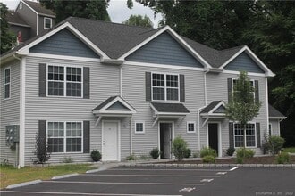 9 Goodhill Rd in Bethel, CT - Building Photo - Building Photo