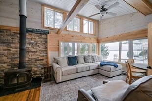 63 Williamson Rd in Manchester, ME - Building Photo