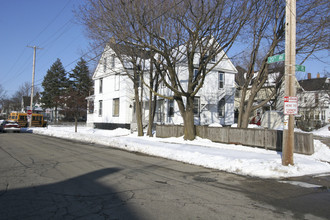 1927 60th St in Kenosha, WI - Foto de edificio - Building Photo