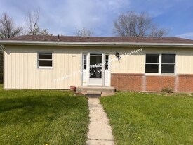 2209 Airport Rd in Aliquippa, PA - Building Photo