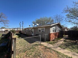 2208 35th St in Lubbock, TX - Building Photo