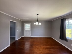 18 N Zetterower Ave in Statesboro, GA - Building Photo - Building Photo