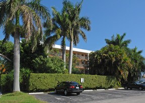 Island Trader in Pompano Beach, FL - Building Photo