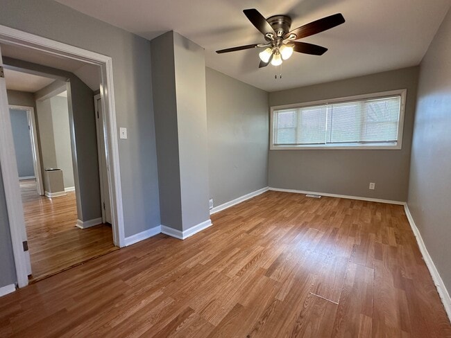 1009 N Parkside Ave, Unit 2 in Chicago, IL - Foto de edificio - Building Photo