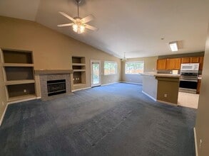 882 Valley Vista Dr in Carson City, NV - Building Photo - Building Photo