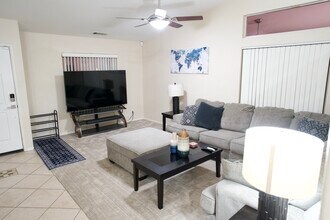 80570 Philadelphia Ave in Indio, CA - Building Photo - Building Photo