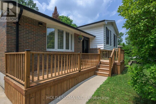 47 Scotchpine Crescent in London, ON - Building Photo - Building Photo