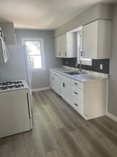 2850 Northglen Dr in Westlake, OH - Foto de edificio - Building Photo