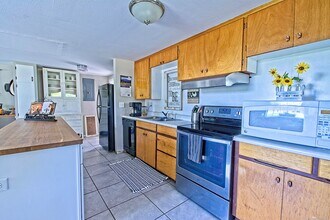 333 F St NW, Unit 335 F in Ephrata, WA - Foto de edificio - Building Photo