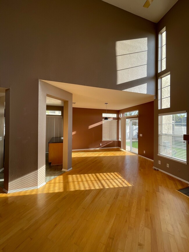 11259 Corte Playa Corona in San Diego, CA - Building Photo - Building Photo