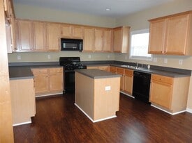 6563 Brandemere Way in Austell, GA - Building Photo