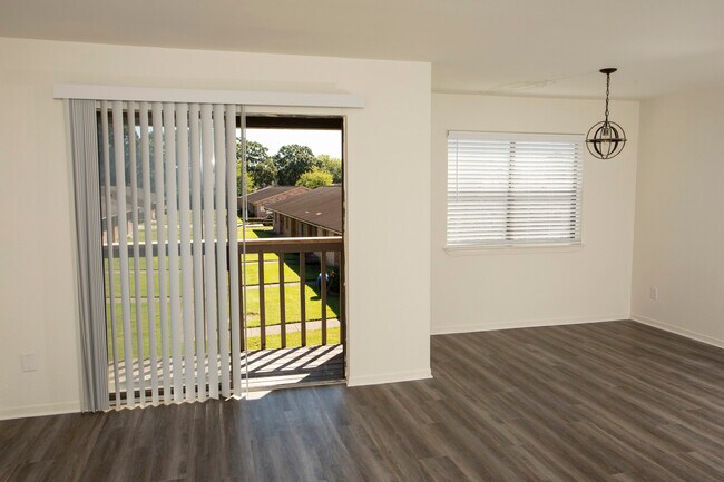 REGENCY PLACE APARTMENTS photo'