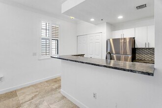 691 Hibiscus St in West Palm Beach, FL - Building Photo - Building Photo