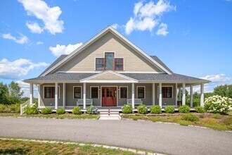 133 Waukewan St in Meredith, NH - Building Photo - Building Photo