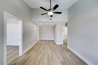 Lakewood West Apartments in Cypress, TX - Building Photo - Building Photo