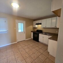 1300 Best Dr in Mobile, AL - Building Photo - Building Photo