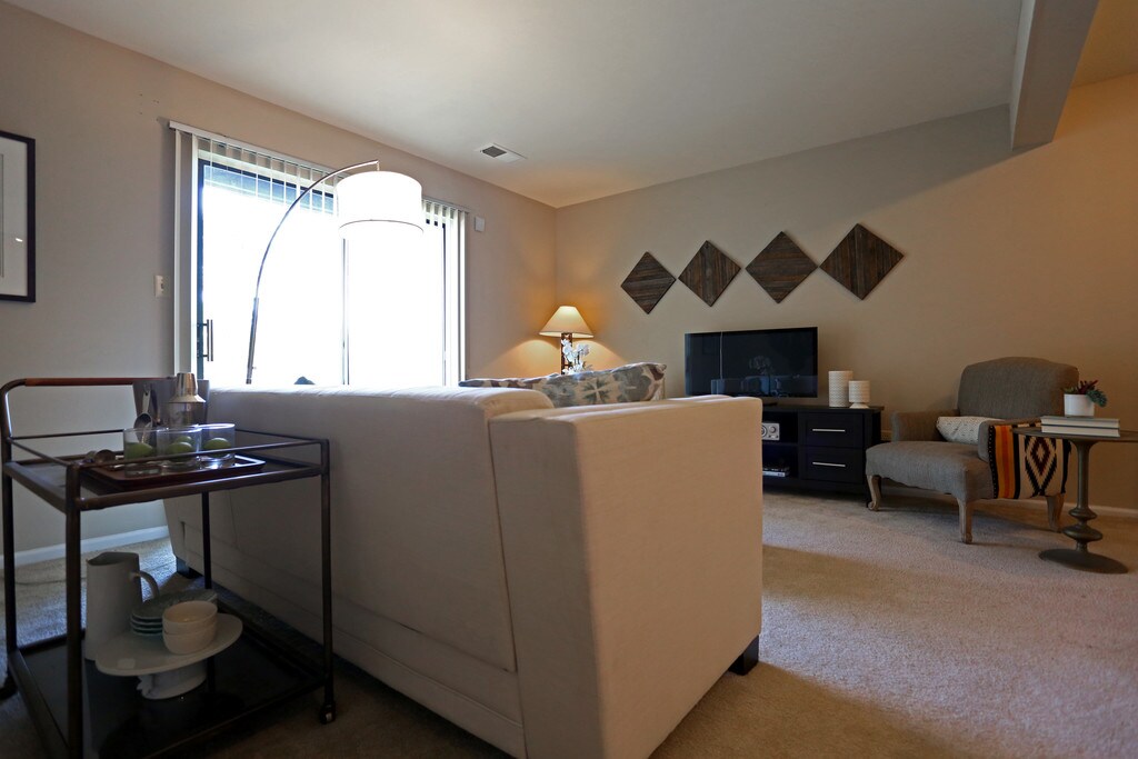 Highgrove at Big Bend Manchester, MO Apartments