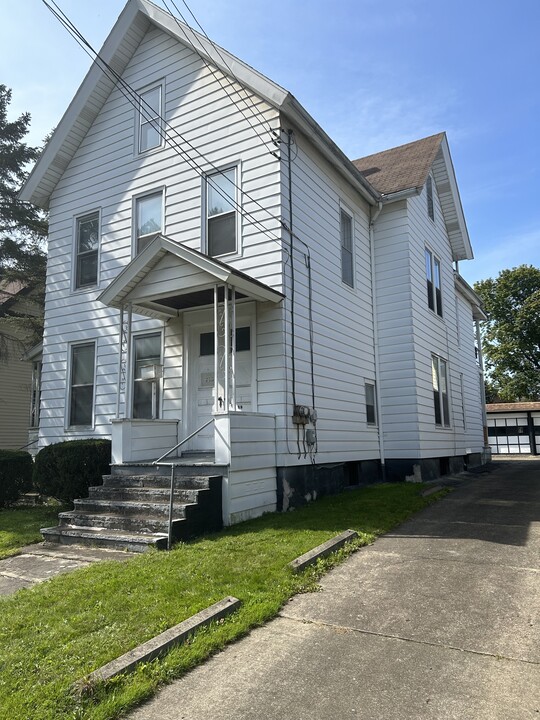 33 Clarke St in Binghamton, NY - Building Photo